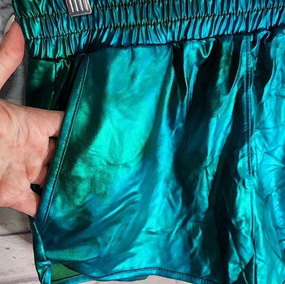 Shiny Mermaid metallic shorts Pesion sz Large.  Womens size L fit more like a M - Picture 7 of 7